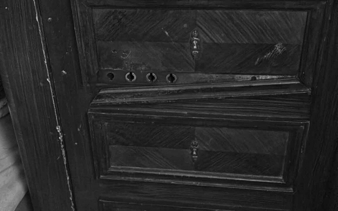 Technicien coffretier Safe HDF intervenant sur un coffre-fort blindé à Rumes dans le Hainaut